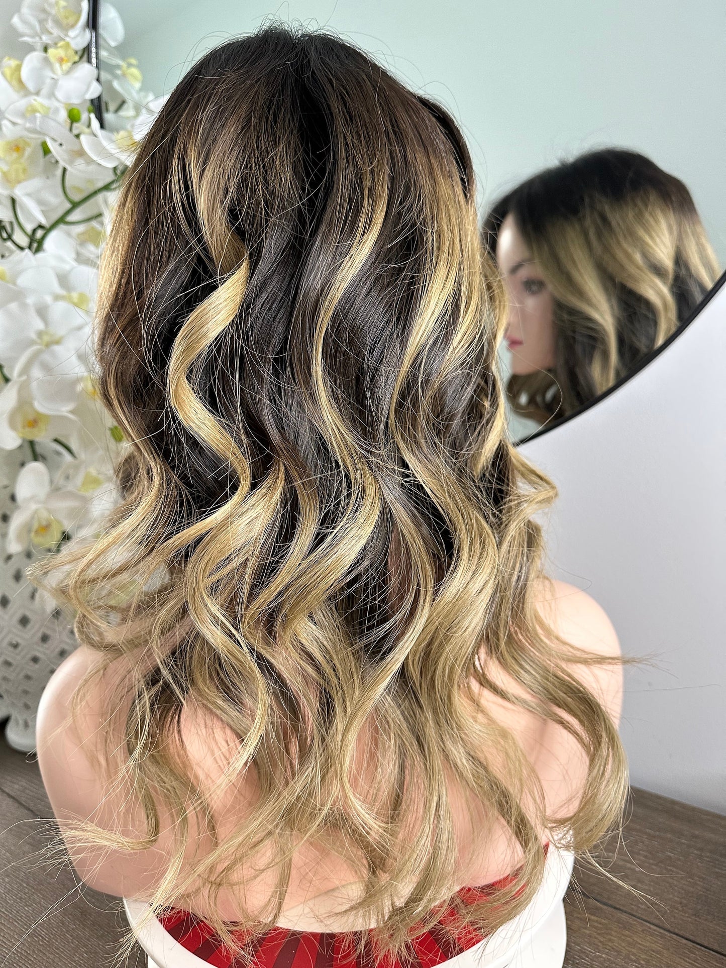 Lavia, Honeycomb blonde Balayage real hair wig hot hair trend, 18 inches (45 cm), 200% density, hand-tied monofilament cap