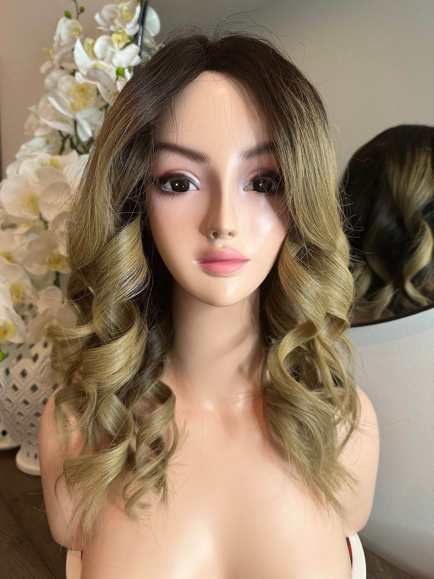 Lavia, Honeycomb blonde Balayage real hair wig hot hair trend, 18 inches (45 cm), 200% density, hand-tied monofilament cap