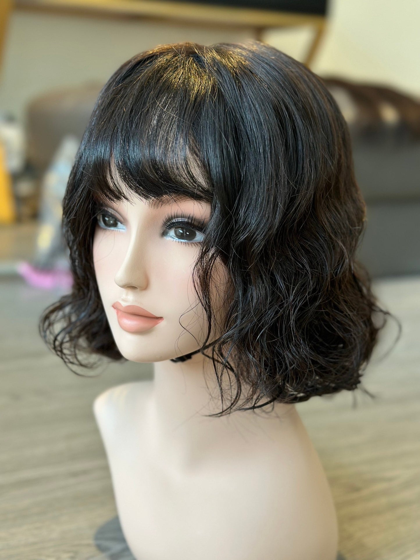 Lavia, tight wavy natural black bob wig