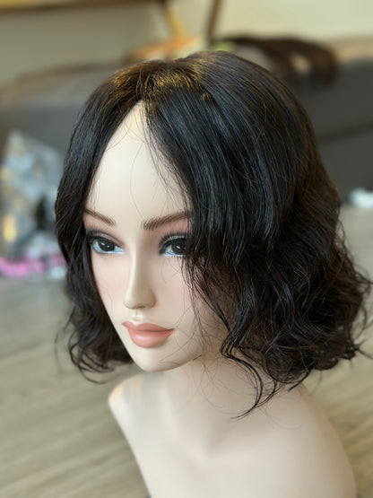 Lavia, tight wavy natural black bob wig