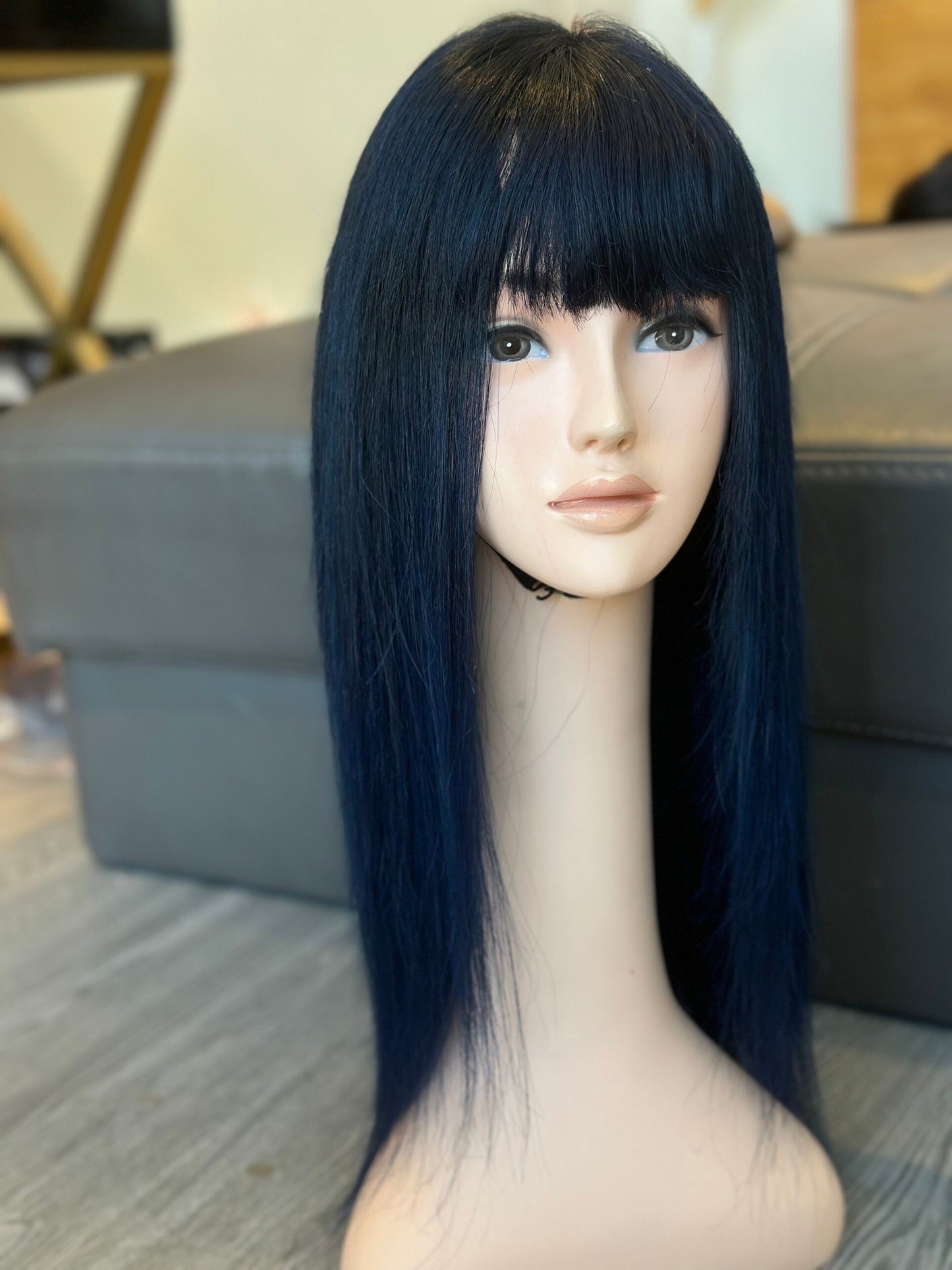 Lavia, blue black wig, 20 inches (50 cm), 130% density, hand-tied monofilament cap