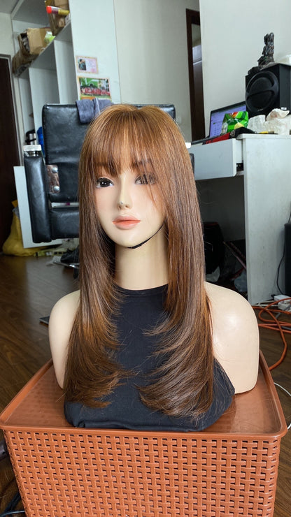 Lavia, 45cm cinnamon brown wig, 18 inches, 150% density, hand-tied monofilament cap, free wig holder