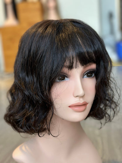 Lavia, tight wavy natural black bob wig