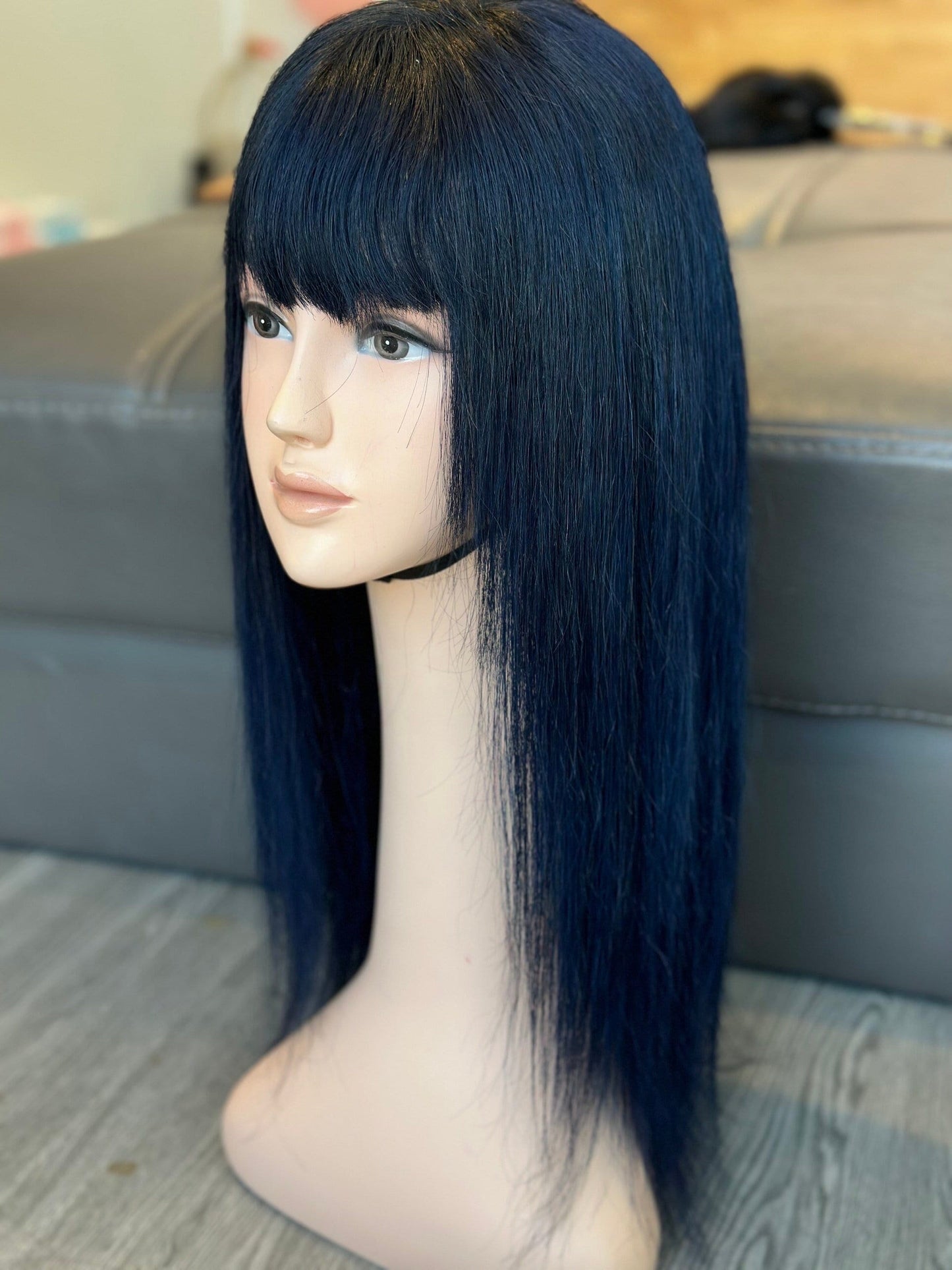 Lavia, blue black wig, 20 inches (50 cm), 130% density, hand-tied monofilament cap